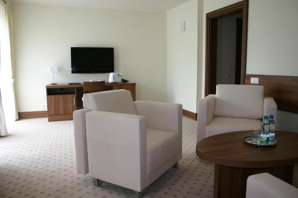 Hotel Termy Palacowe Naleczow Quarto foto